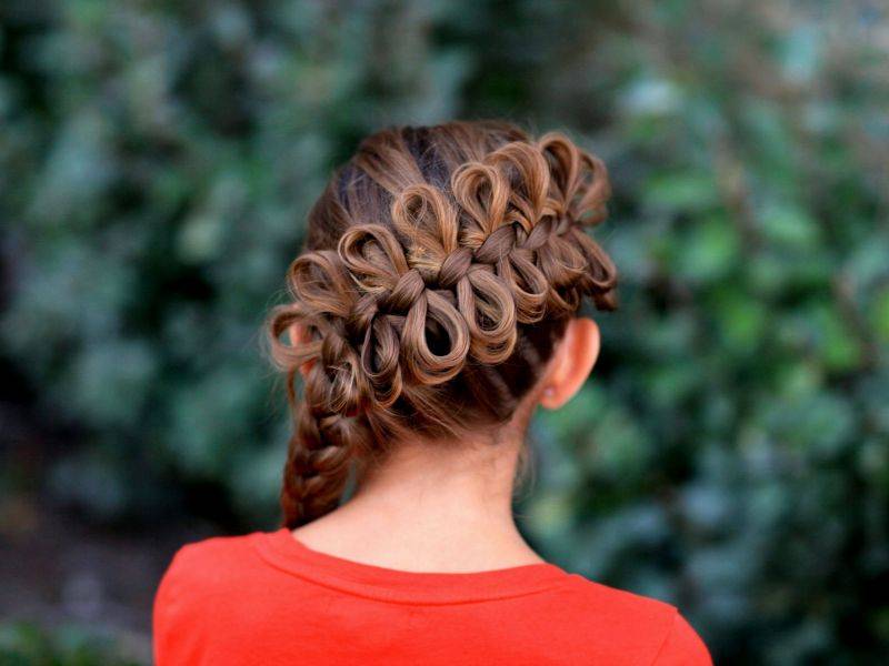Причёски на 1 сентября на средние волосы (7-8 класс): фото - самые красивые, модные и легкие