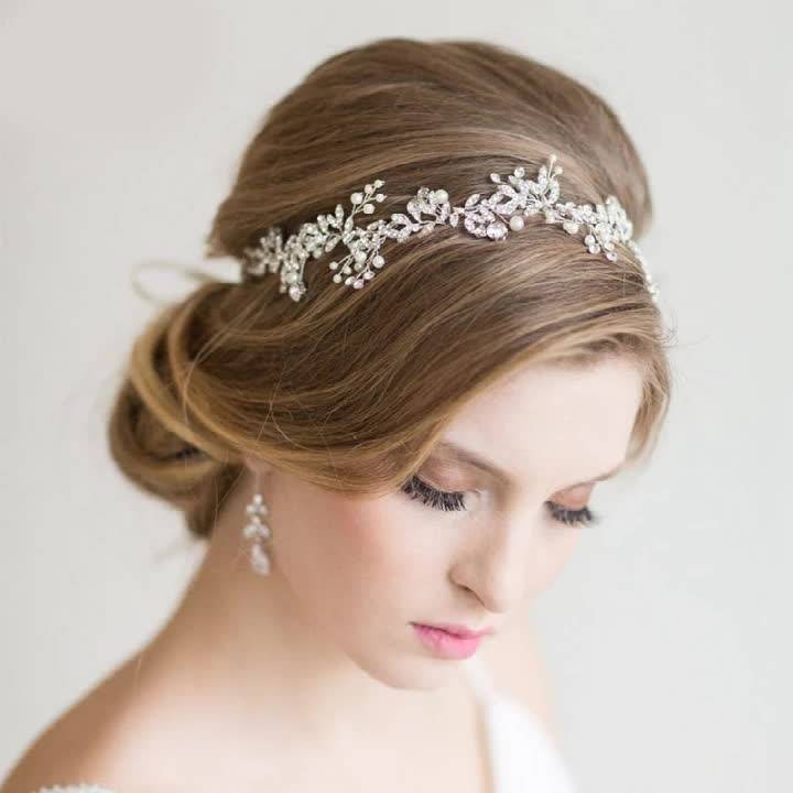 Свадебные украшения для волос: аксессуары для свадебной прически
