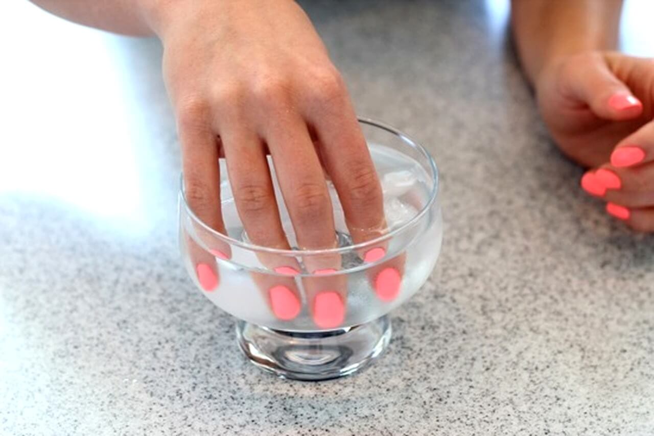 Как быстро высушить лак на ногтях – 8 способов, лайфхаки для маникюра в домашних условиях