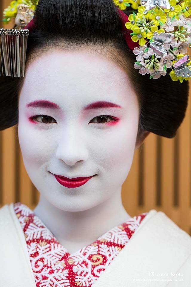 Макияж гейши, искусство японского соблазнения. особенности макияжа в стиле японской гейши