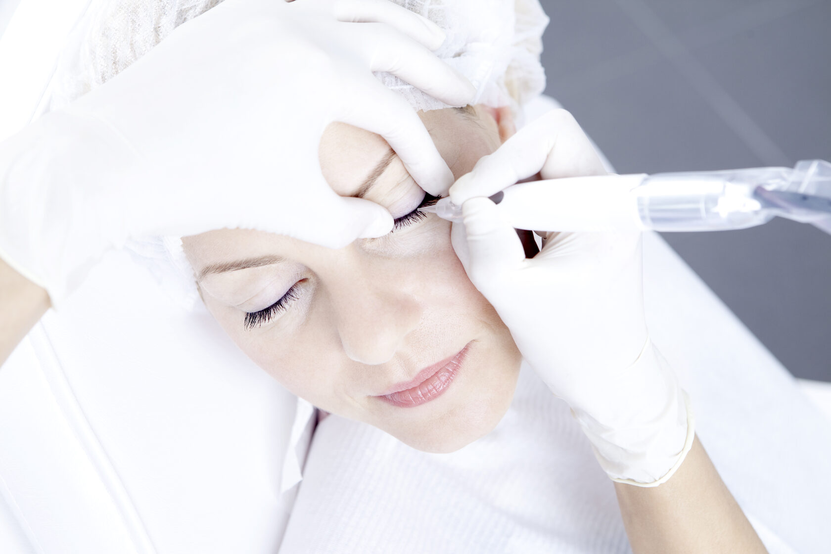 Уход после процедуры татуажа век: рекомендации, как ухаживать за перманентным макияжем глаз