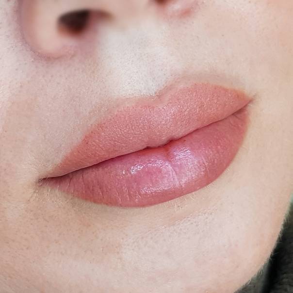 Татуаж губ с 3d эффектом цвета и соблазнительного объема