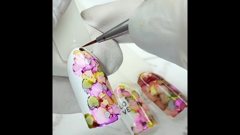 Акварель на ногтях (45 фото): дизайн маникюра с использованием акварельной роспись, техники рисования с использованием лака