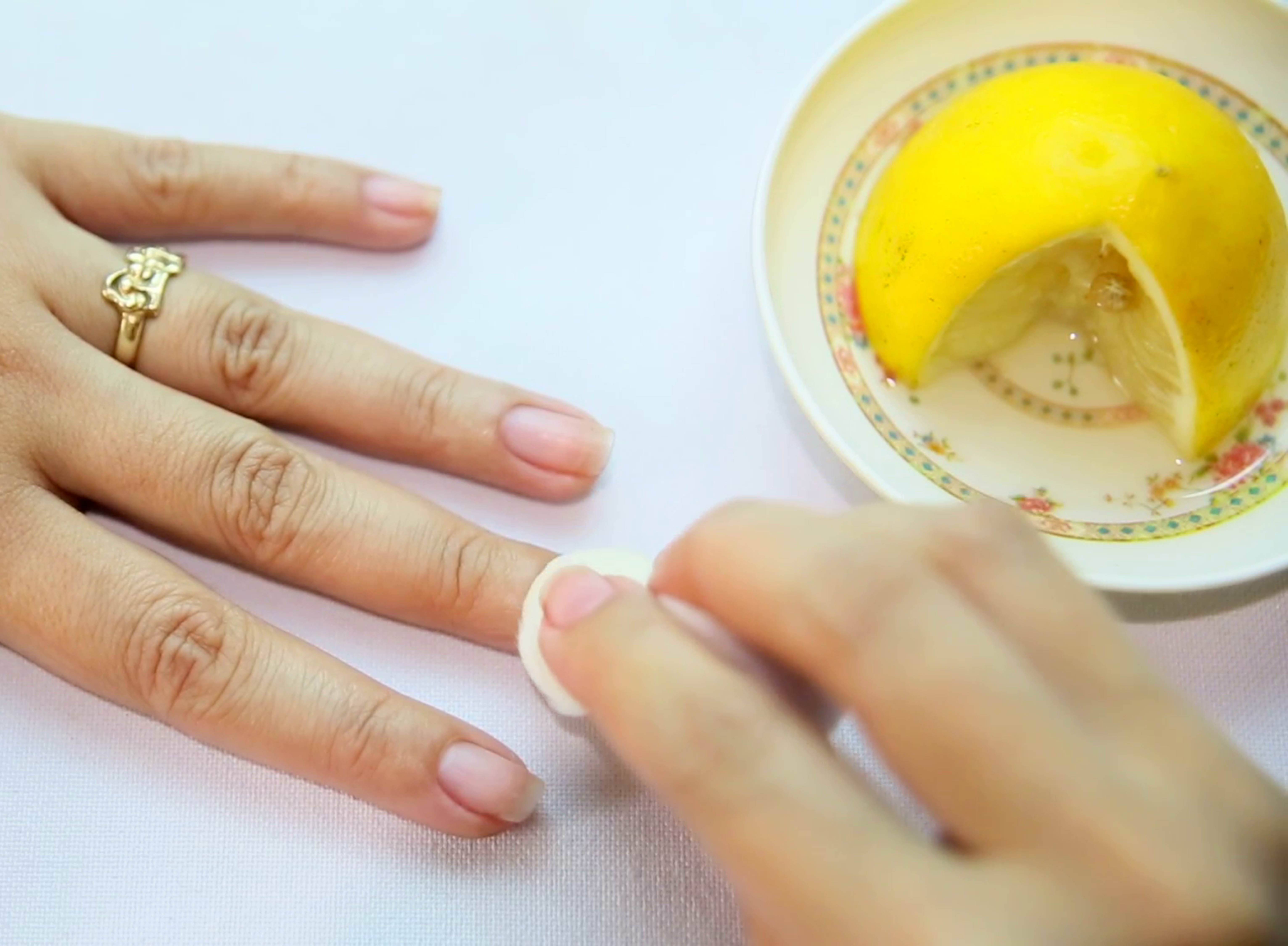 Лимон для ногтей: отбеливание и укрепление пластин в домашних условиях с помощью ванночек с солью, сока, эфирного масла, польза масок на основе цитрусадача эксперт