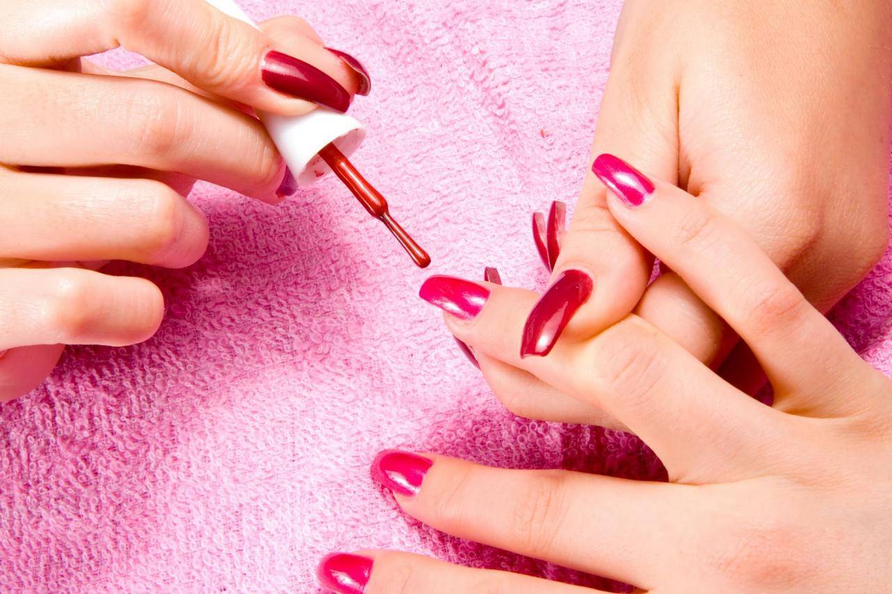 Как красиво накрасить ногти обычным лаком в домашних условиях