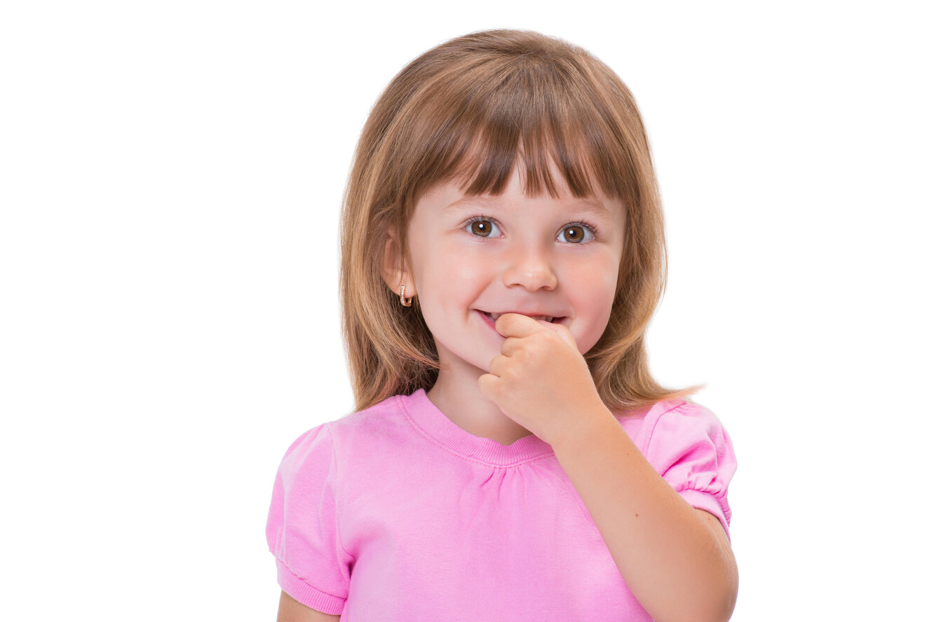 Что делать, если ребёнок грызёт или ковыряет ногти?