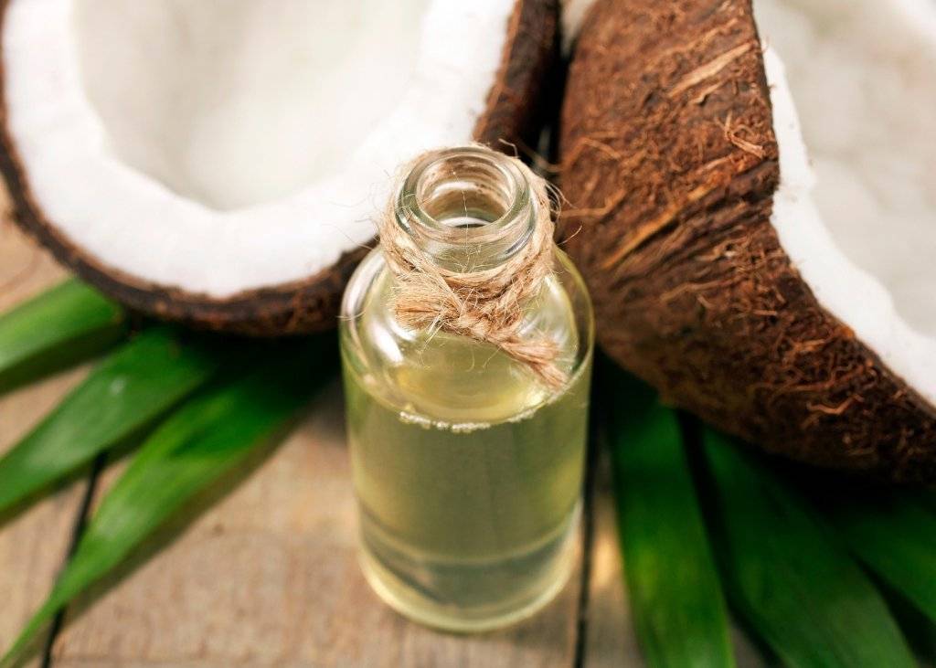 Маска для волос с кокосовым маслом: рецепты для роста, укрепления, от перхоти
