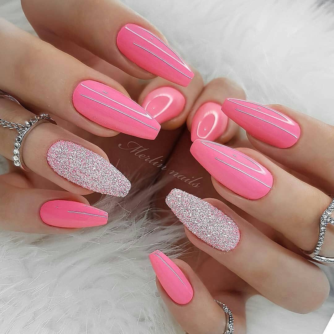 маникюр розовый дизайн ногтей фото