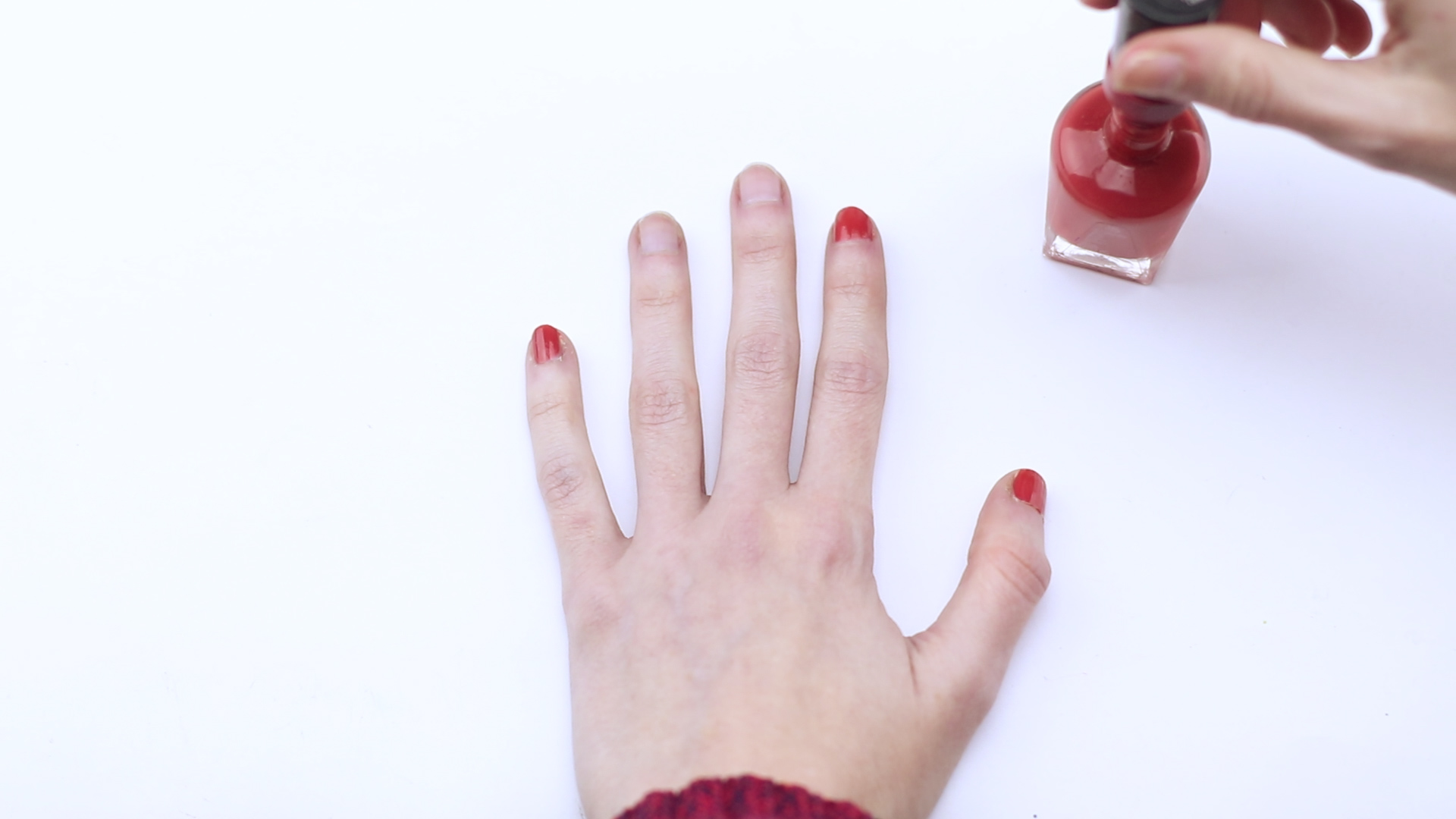 Как быстро высушить лак на ногтях в домашних условиях: обзор эффективных способов