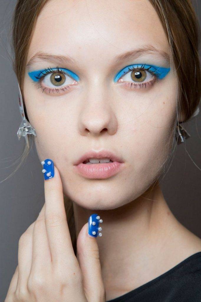 Узнаем, какой макияж подходит обладательницам голубых глаз