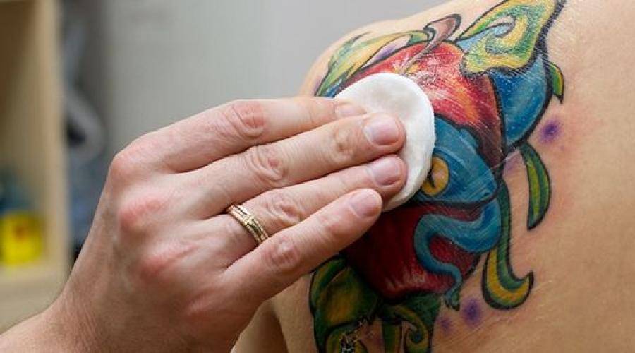 Как ухаживать за татуировкой в первые дни после нанесения