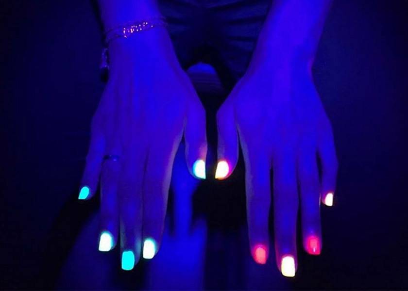 Светящиеся лаки для ногтей, создание маникюра, светящегося в темноте