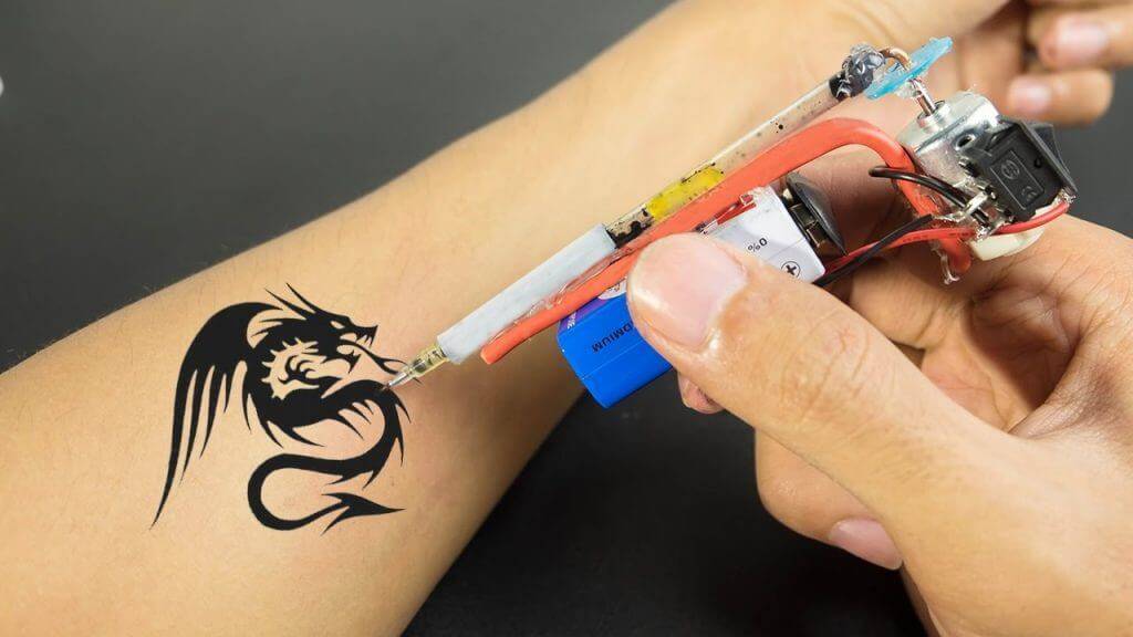 Вредно ли рисовать ручкой на коже. как нарисовать временное тату гелевой ручкой, поэтапные советы для начинающих, техника безопасности, как сделать самому себе? идея для временной гелевой тату