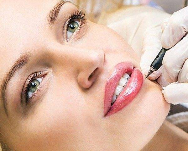 Помадный татуаж губ – техника перманентного макияжа с эффектом помады