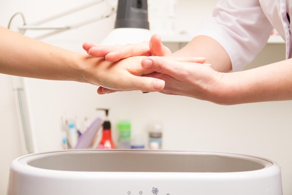 Парафиновые ванночки для рук в домашних условиях: как делать правильно, какой воск выбрать