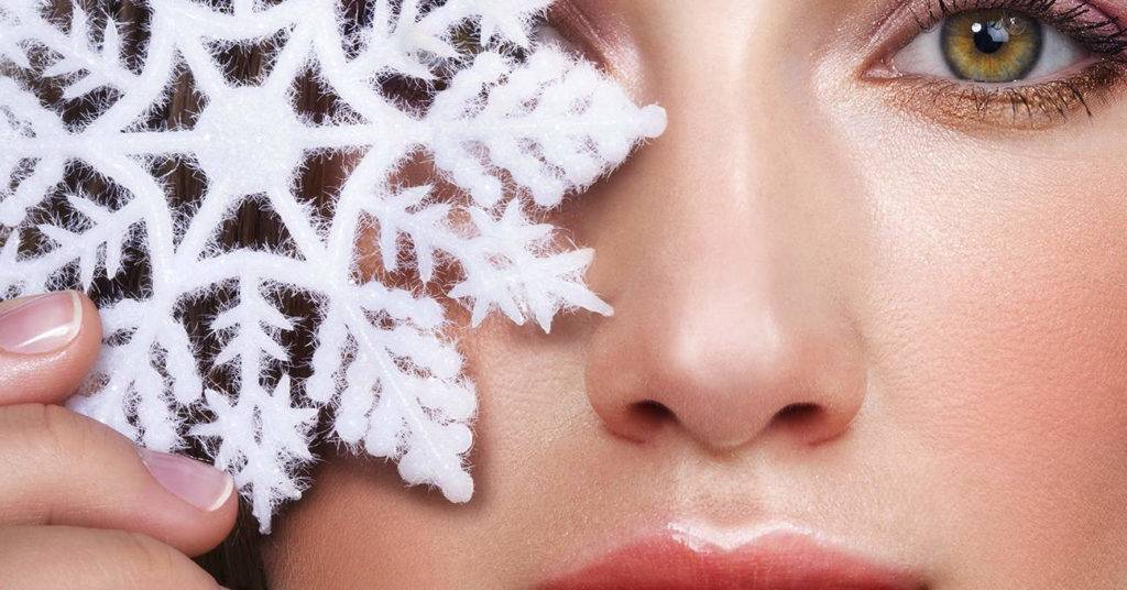 Как правильно ухаживать за кожей лица зимой | чистая линия