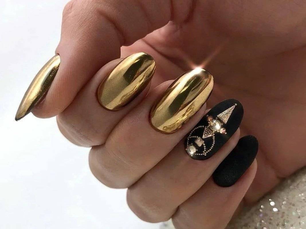 Маникюр с золотом 2021-2022: модные фото новинки дизайна ногтей