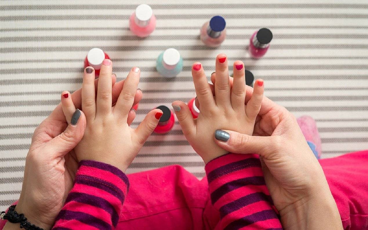 Можно ли детям ногти красить гель-лаком: маникюр у детей. со скольки лет можно наращивать ногти: возрастные ограничение, возможные последствия раннего наращивания