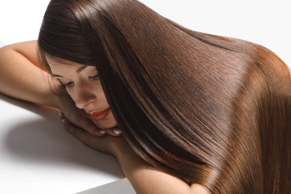 9 способов сделать волосы шелковистыми и блестящими