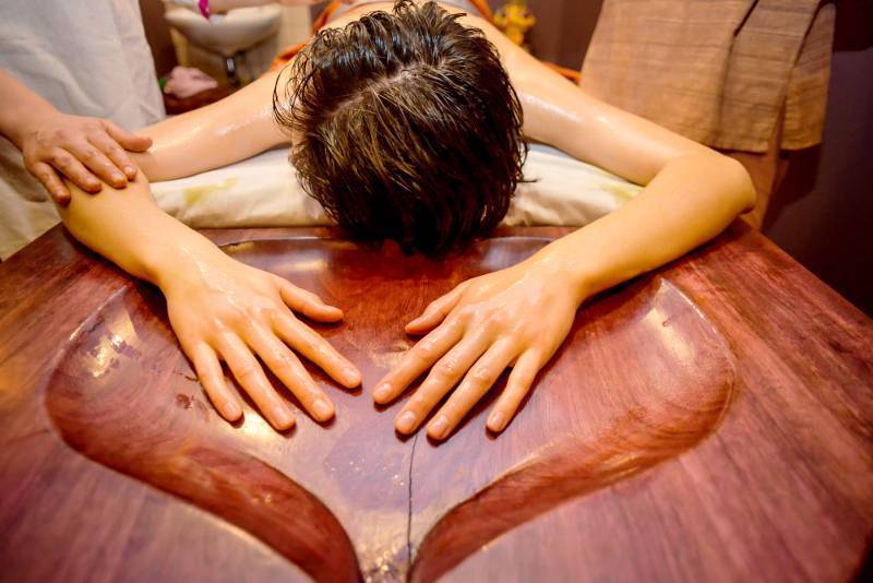 Маслянный массаж абхьянга в салоне и домашних условиях: фото, видео