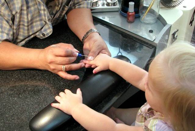 Детский маникюр: с какого возраста делать? идеи ногтевого дизайна для детей