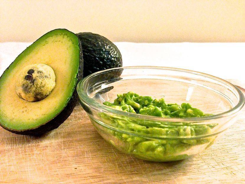 Любите авокадо? 10 эффективных домашних масок с авокадо, которые помогут вам выглядеть ослепительно