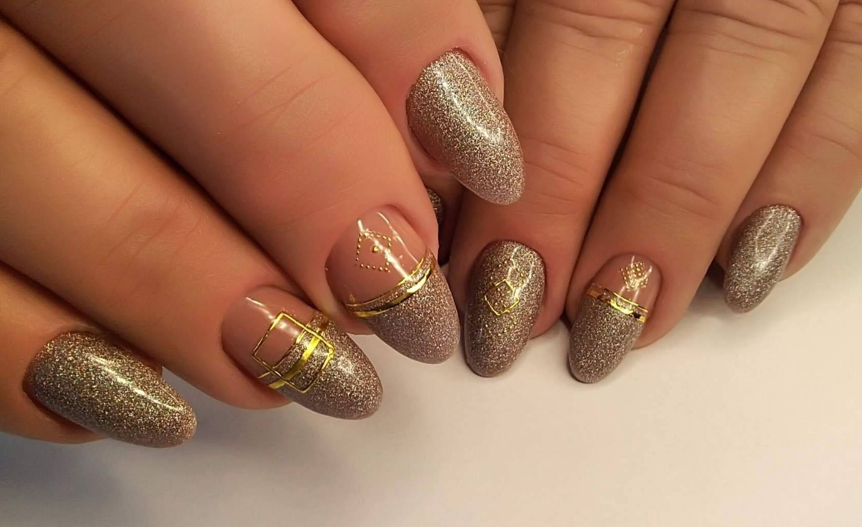 Дизайн ногтей с золотом: идеи + уроки | красивые ногти - дополнение твоего образа