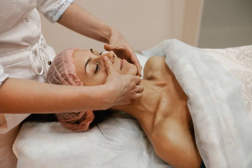 Миофасциальный массаж лица — путь к здоровью и омоложению