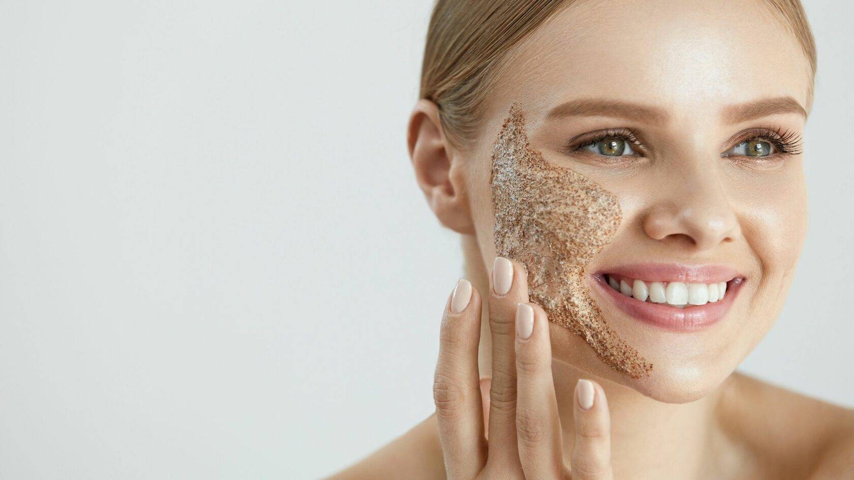 Как эффективно очистить кожу: пилинги и скрабы от бренда кристина