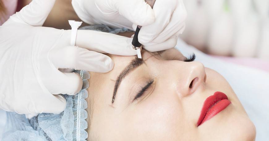 Удаление перманентного макияжа: как безопасно и быстро избавиться от пигмента