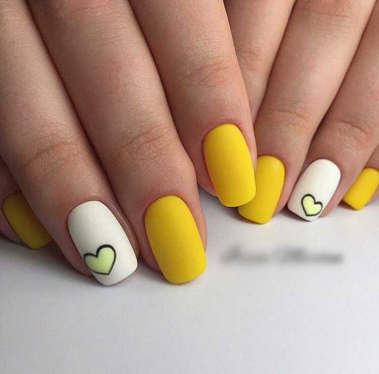 Желтый дизайн ногтей 2021-2022: по-настоящему солнечный маникюр (134 фото-новинки)