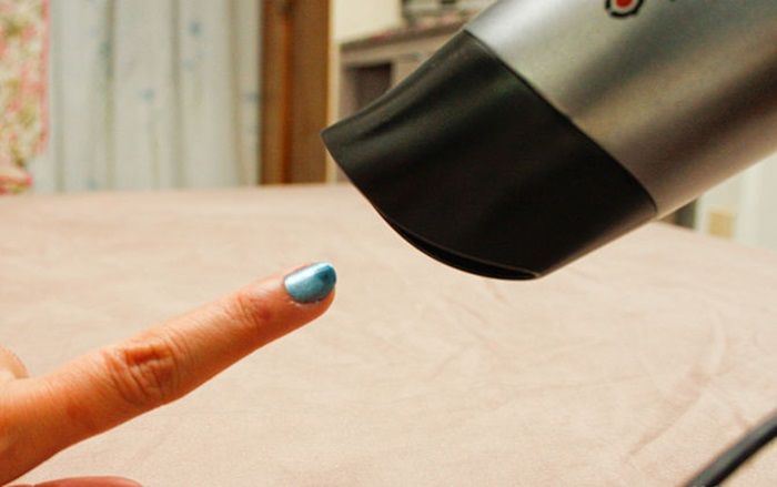 Как дома быстро высушить лак на ногтях